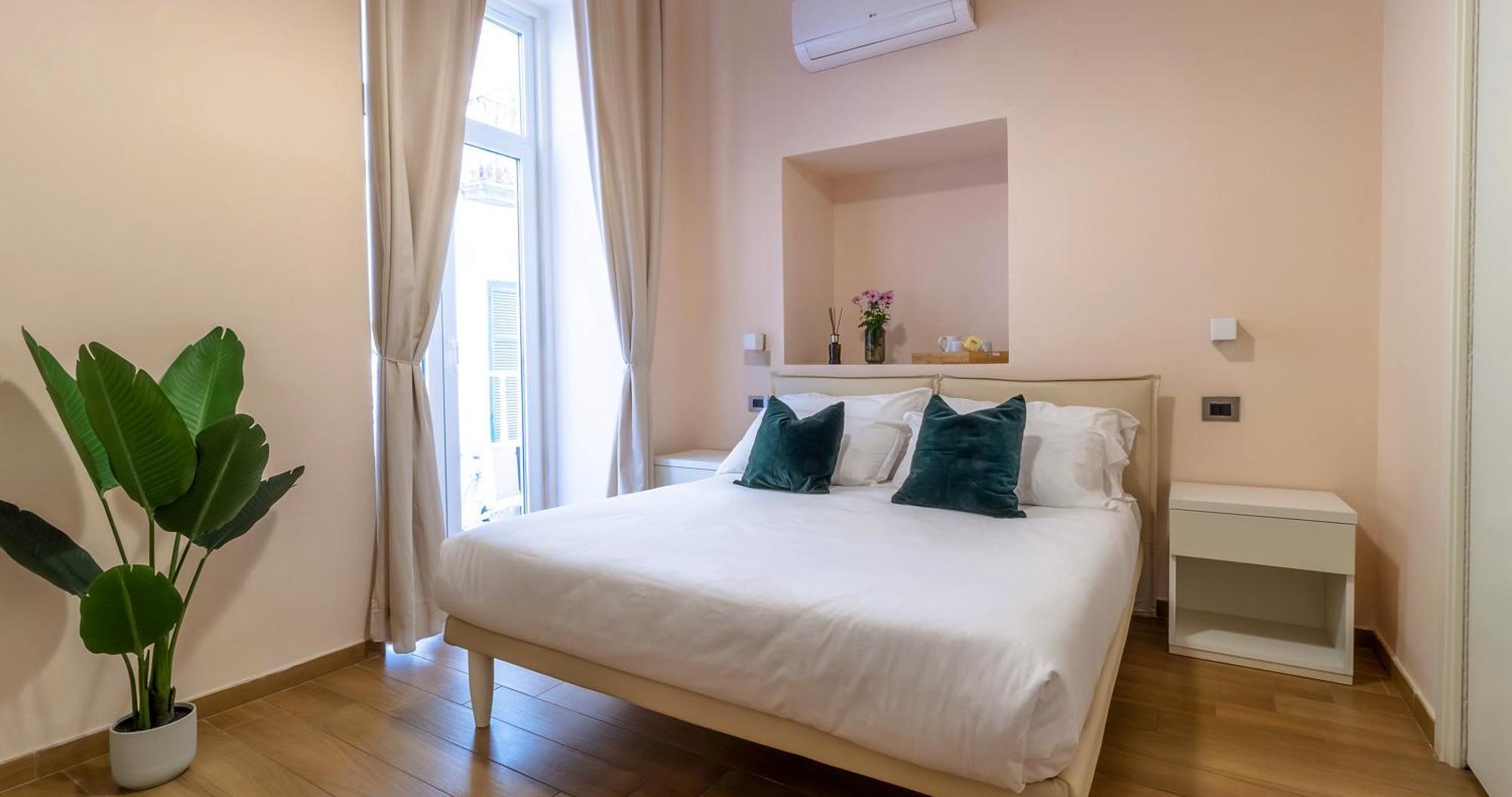 Musto Suites & Rooms Naples Exterior photo